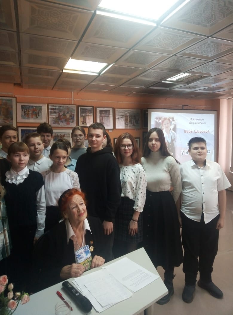 В Центральной библиотеке им. Зырянова прошла встреча с местной поэтессой - Шаровой Верой Алексеевной.