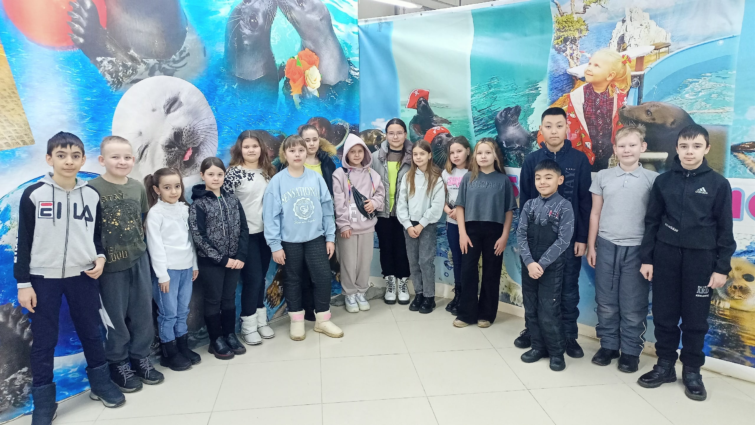 Учащиеся 5 а кл. ходили на шоу Байкальских котиков.
