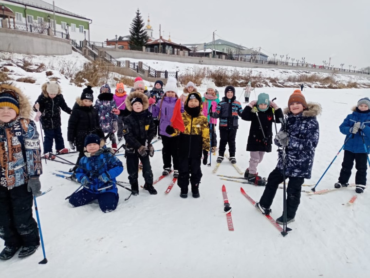 Прошли соревнования по лыжным гонкам на реке Исеть среди обучающихся 2А кл..