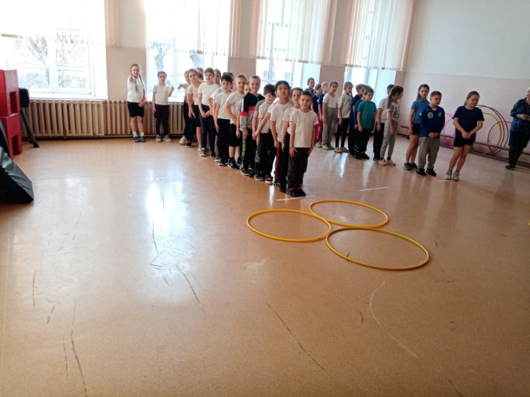 Учащиеся 2 -х кл. приняли участие в военно - спортивной игре «Тропа разведчика».